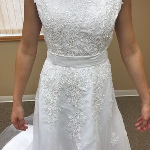 Brand new never used wedding dress